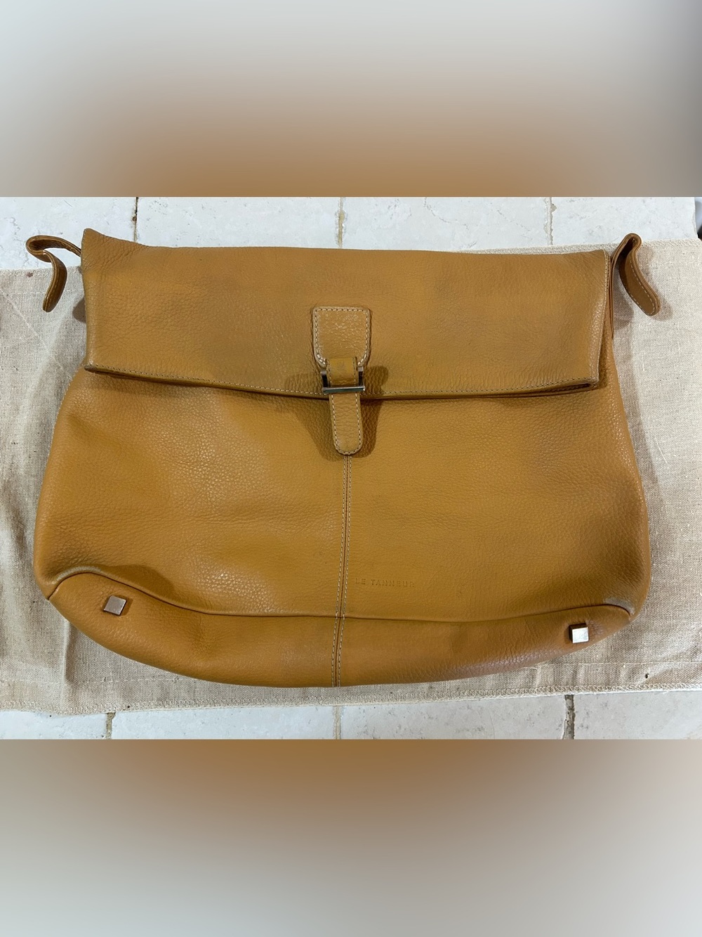 Leather Fold-Over Messenger Bag in Tan Vintage Le Tanneur